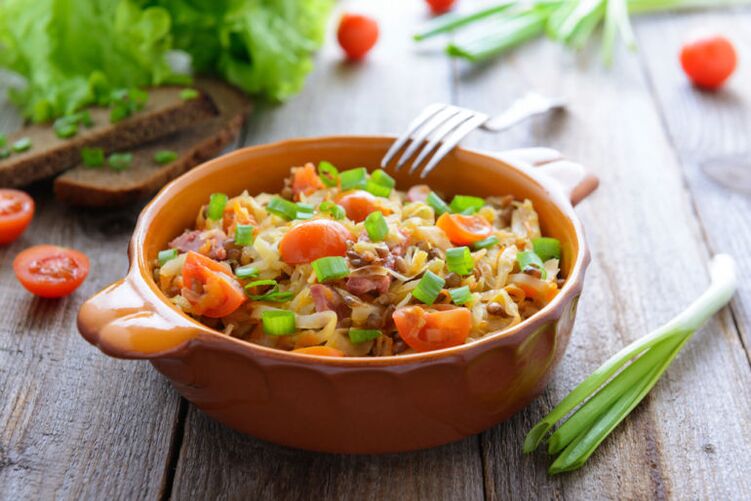 En observant un régime alimentaire, il est permis de préparer un ragoût à partir de légumes hachés