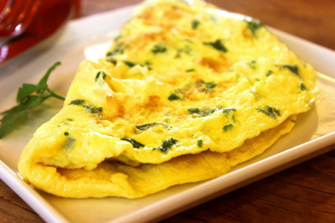 L'omelette est un plat diététique à base d'œufs autorisé pour les patients atteints de pancréatite