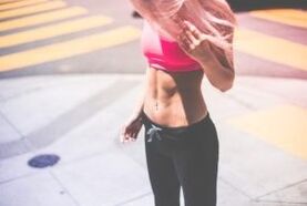 Exercices pour la perte de poids de l'abdomen et des côtés
